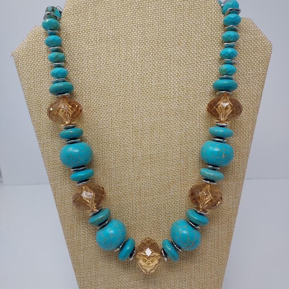 Chunky Graduated Bead Necklace Dyed Howlite Faceted Acrylic Silver Tone to 22"